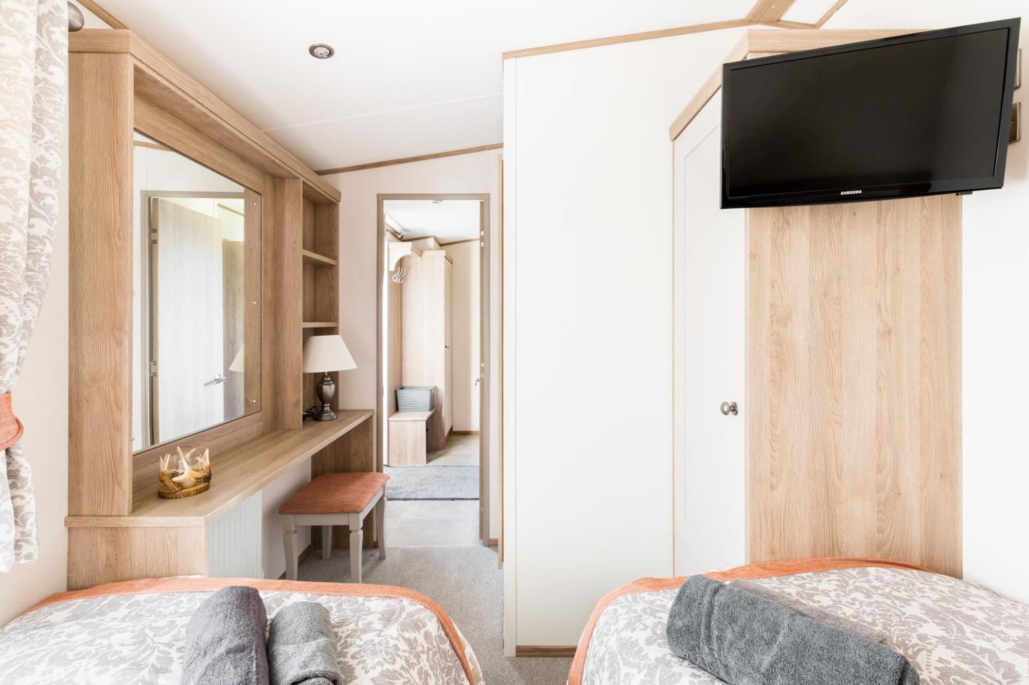 Reeds View Holiday Lodge South Cerney Exterior foto